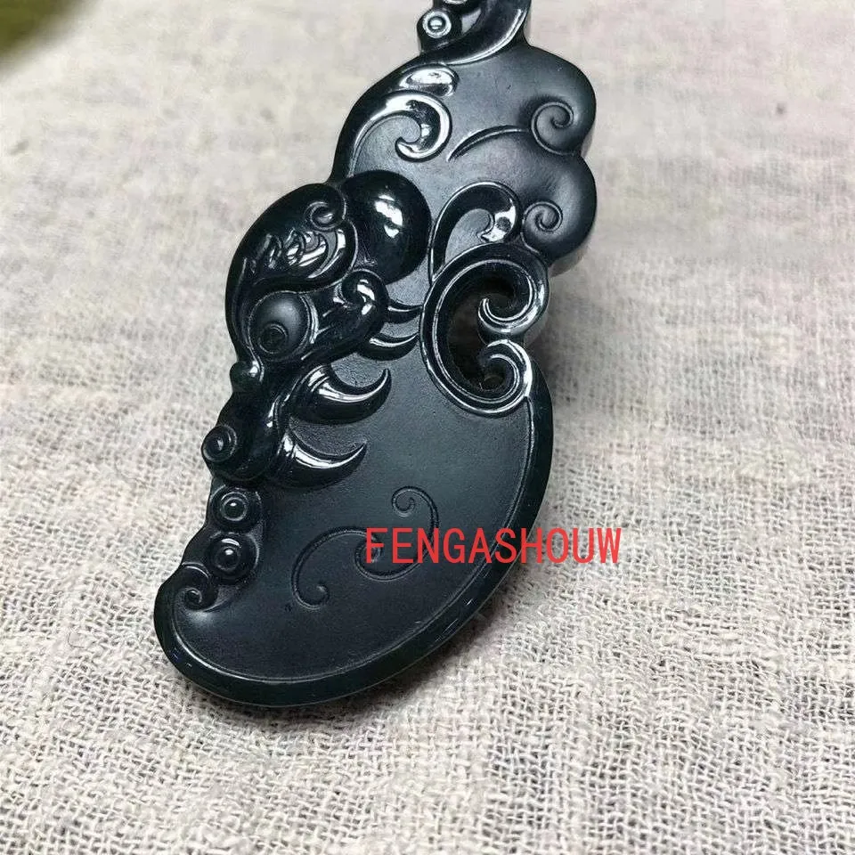 Двусторонняя подвеска в виде дракона из натурального нефрита голубого цвета с