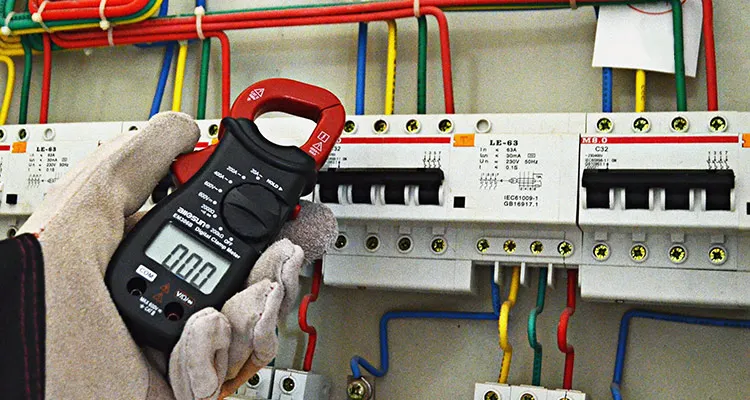 Все солнце EM306B Цифровой мультиметр-зажим AC/DC измеритель тока непрерывность тест с зуммером электронный тест er Амперметр Вольтметр
