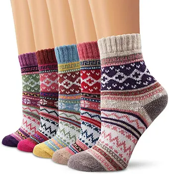 

2020 New Fashion Winter Snowflake Elk Warm Ladies Wool Socks High Quality Hot Socks Combination 5 Pairs Set