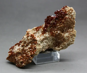 

48g Natural Vanadinite mineral specimen quartz crystal specimen Collection Stones and crystals