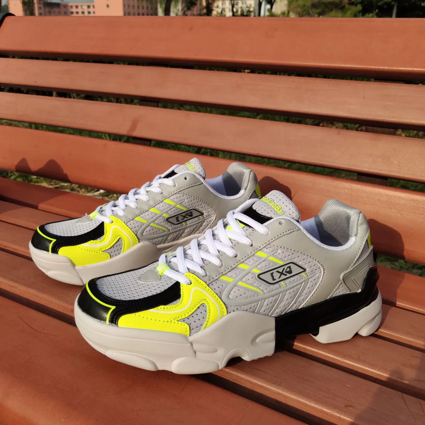 Высококачественные Новые мужские беговые кроссовки для бега, прогулочная спортивная обувь на шнуровке, дышащие мужские кроссовки
