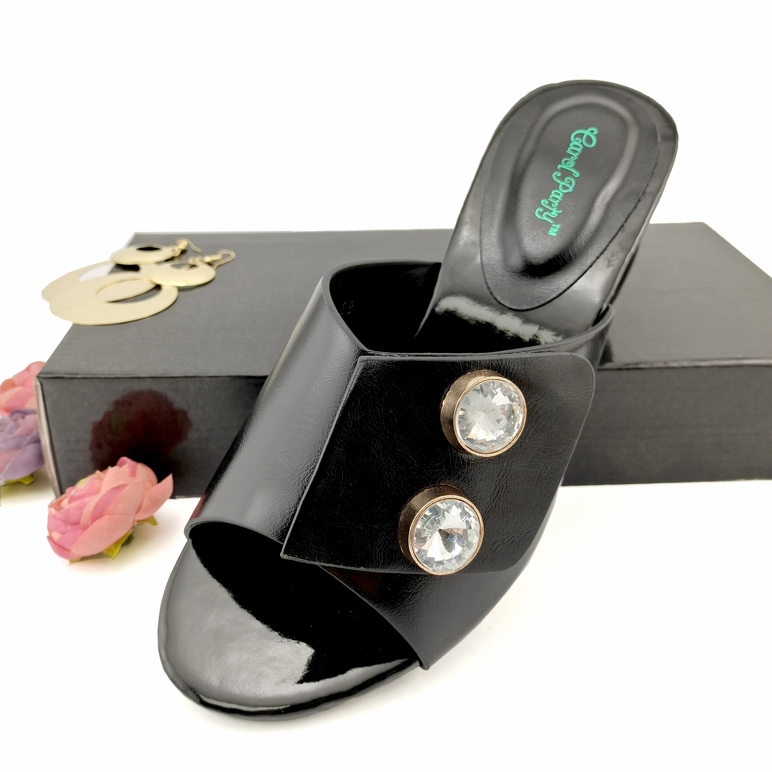 comfortable black sandals for work