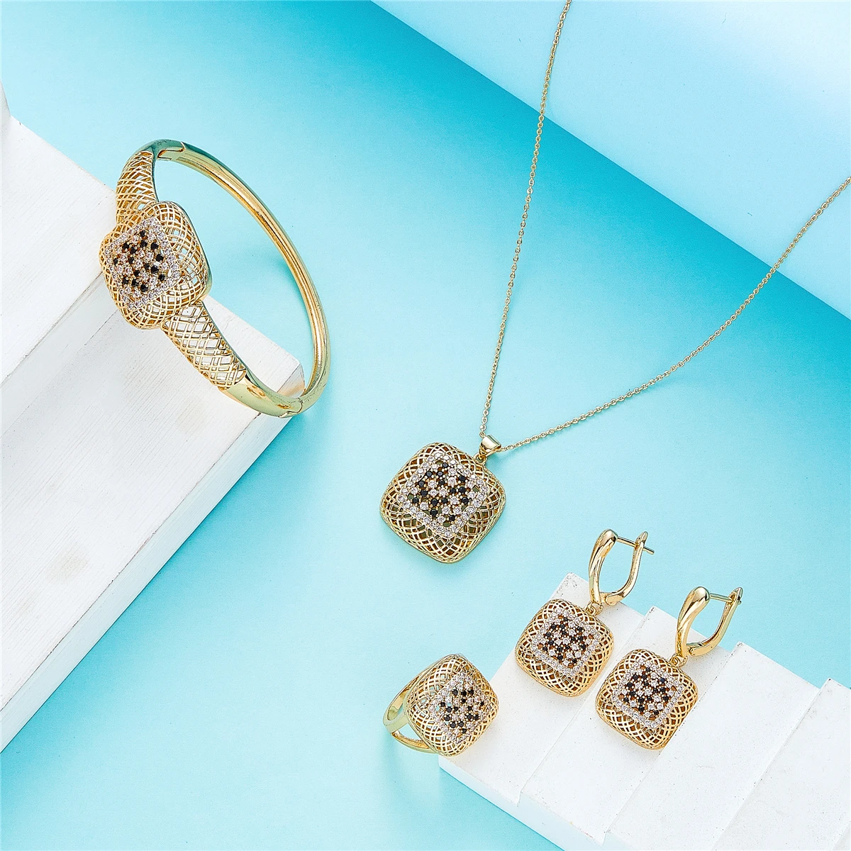 Conjuntos de joyas de oro de 18k para mujer, conjunto de accesorios, collar, pendientes, anillo, brazalete la mano, tendencia de Julio de 2021|Conjuntos de joyería| - AliExpress