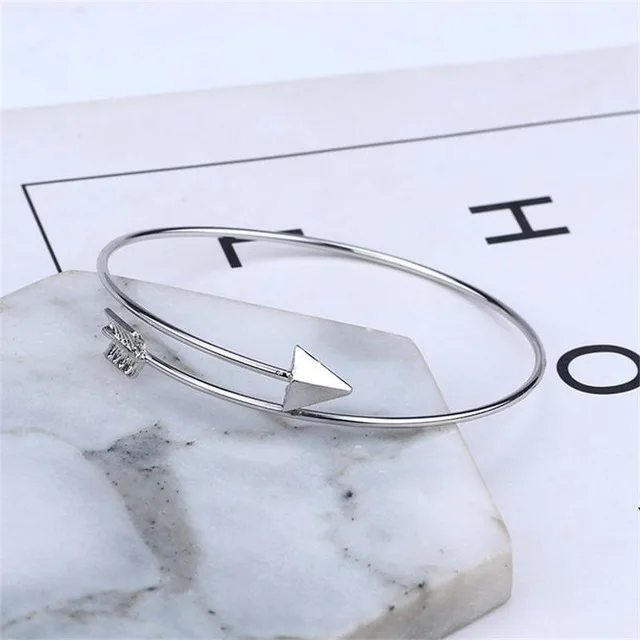 Trendy-Simple-Arrow-Couple-Bracelet-Silver-Gold-Color-Triangle-Charm-Bracelets-For-Women-Open-Bangle-Jewelry.jpg_640x640 (2)