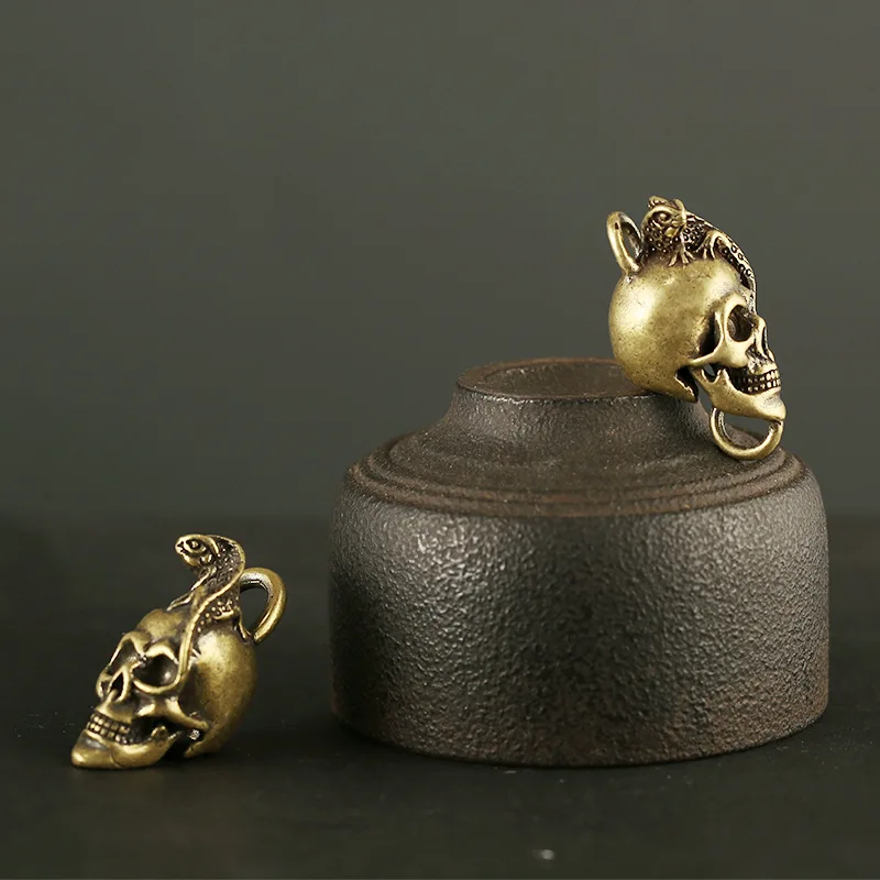 lizard skull face pendant brass (1)