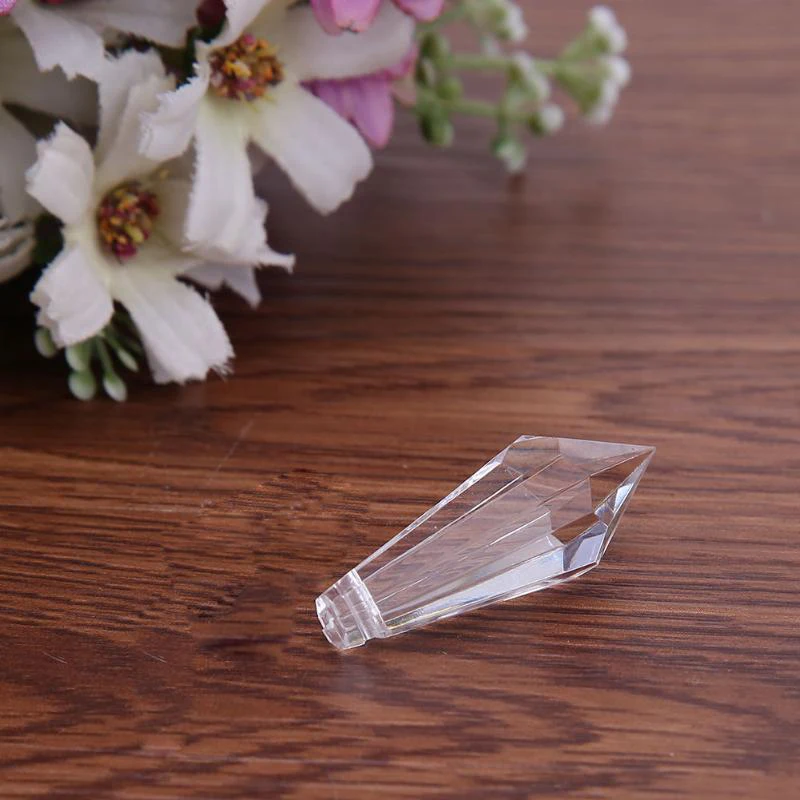 

Clear Acrylic Hanging Chandelier Lamp Crystal Garland Wedding Venue Decoration