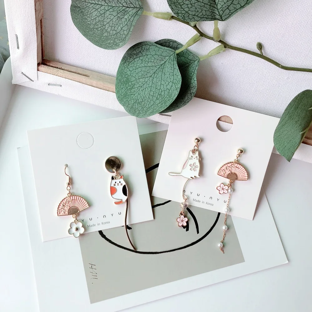 

SQUERIM New Cute Asymmetric Japan Cat Fan Earrings Enamel Earrings For Women Fashion Cat Face Jewelry Gifts