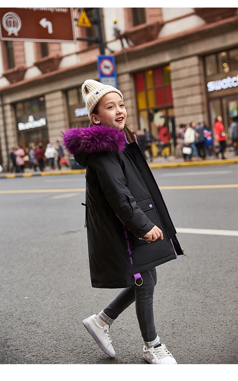 Пуховик для девочек с меховым воротником, зимнее пальто на белом утином пуху утепленная длинная куртка-пуховик для девочек/мам и детей