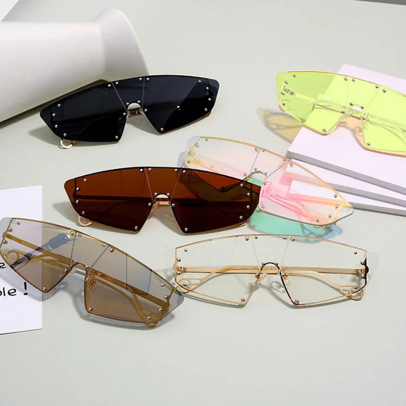 

Hot Sale Retro Conjoined Cat Eye Sunglasses Women Brand Designer Oversized Frameless Trend Rivet Sunglasses Anti-Fog Goggles