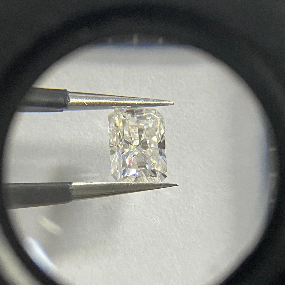 1.5 Carat D VVS Radiant Cut 6x8mm White GRA Synthetic Moissanite Diamond Wedding Ring Gemstone