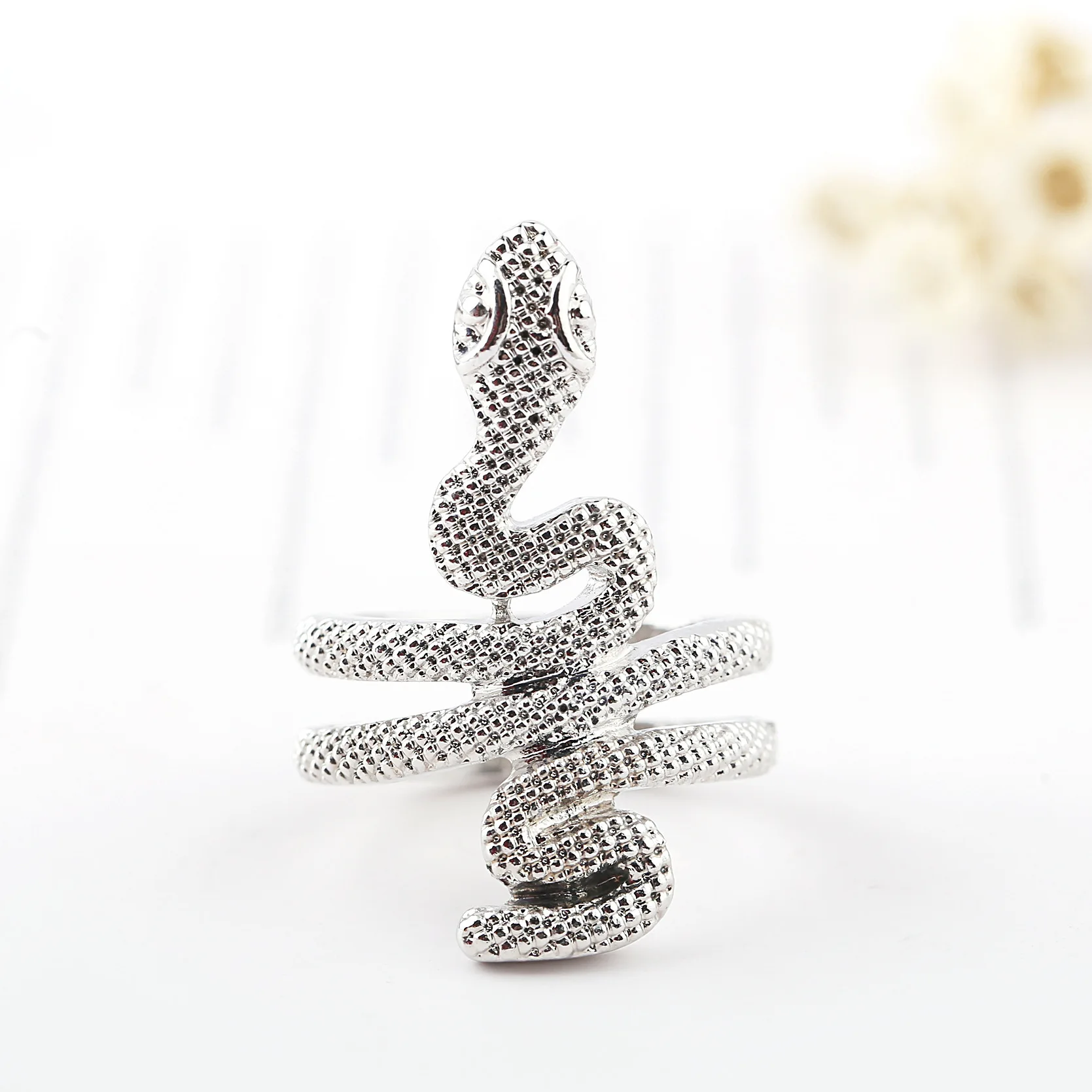 European and American retro-Thai silver snake ring wholesale glasses Wang custom-made tyrant animal ringwholesale | Украшения и