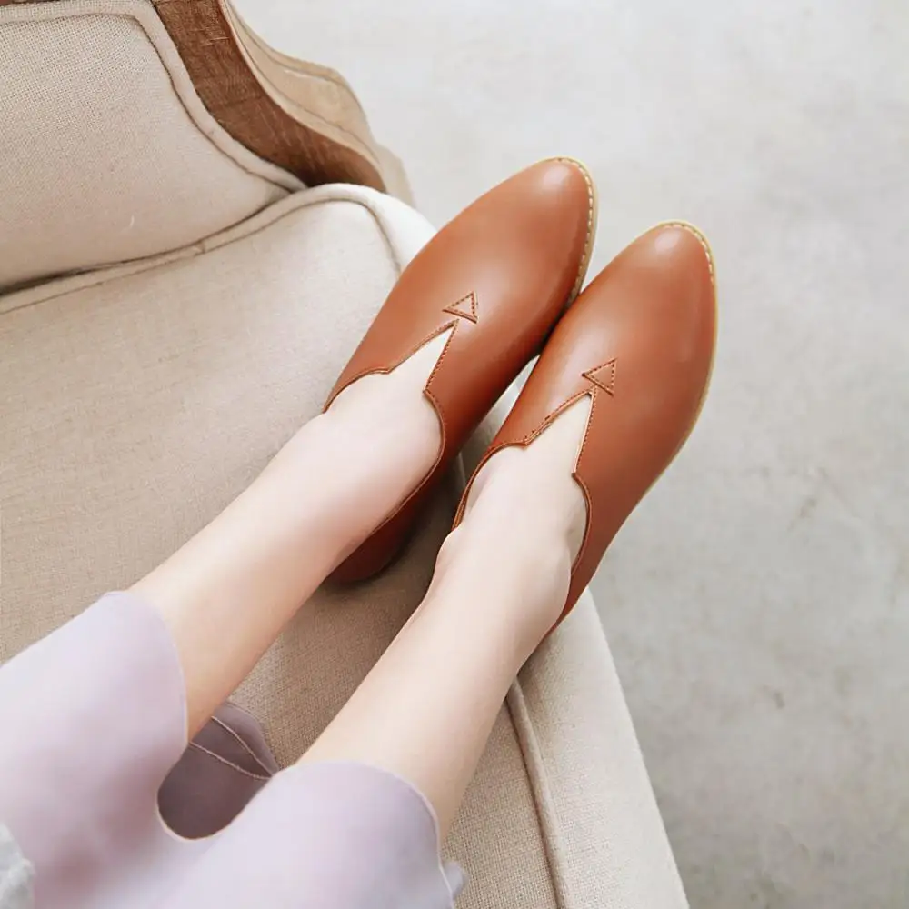 Новое поступление nueva moda de boca profunda zapatos de tacón bajo zapatos de mujer de talla grande cómodos zapatos casuales salvajes