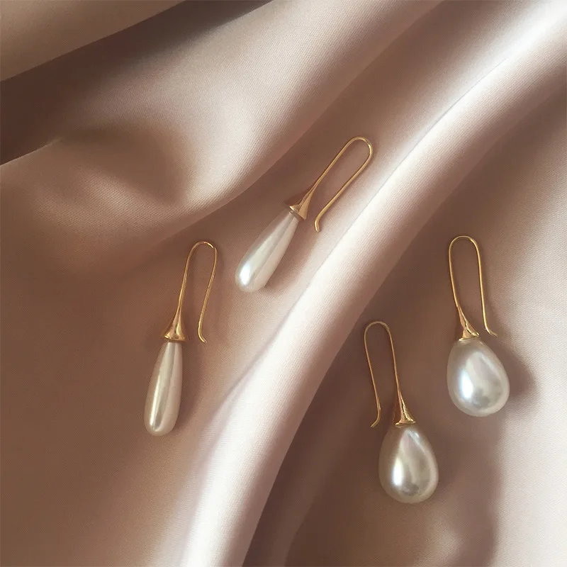 

2019 White Teardrop Simulation Pearl Earrings Dangle For Women Girls Baroque Palace Style Jewelry Long Temperament Hook Simple