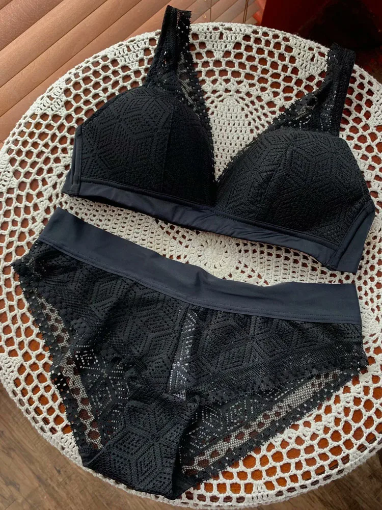 Fashion Underwear Sets Women Sexy Lace Bra Panties Ladies Female 70-85 BC cup Size Lingerie Set wire free Bralette Bras Briefs