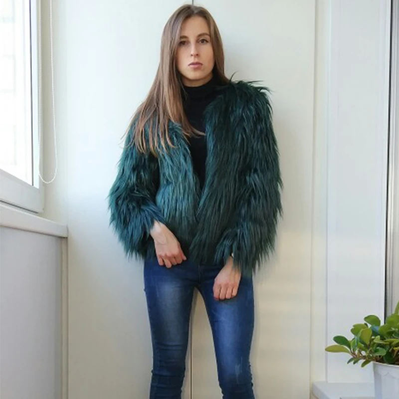 Noisy may шуба зеленая. шуба из искусственного меха. короткая шуба с длинным ворсом. шуба h&m 2021. короткая шуба с длинным ворсом.