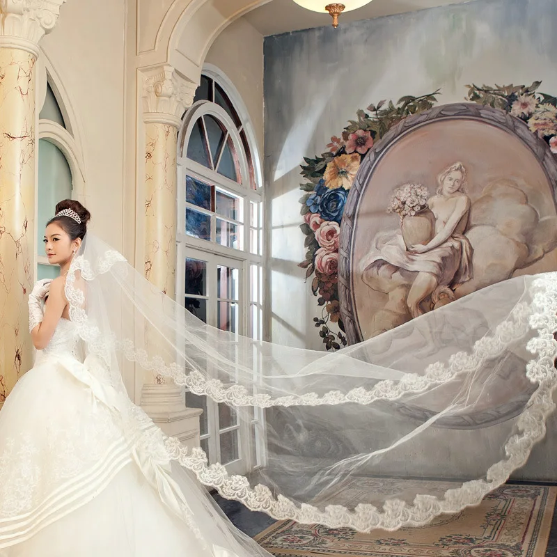 

2019 Cathedra Lace Bridal Veil With Comb 3*1.5 Meter Long Bride Wedding Veil Lace Edge 1 Layer Wedding Veil Wedding Accessories