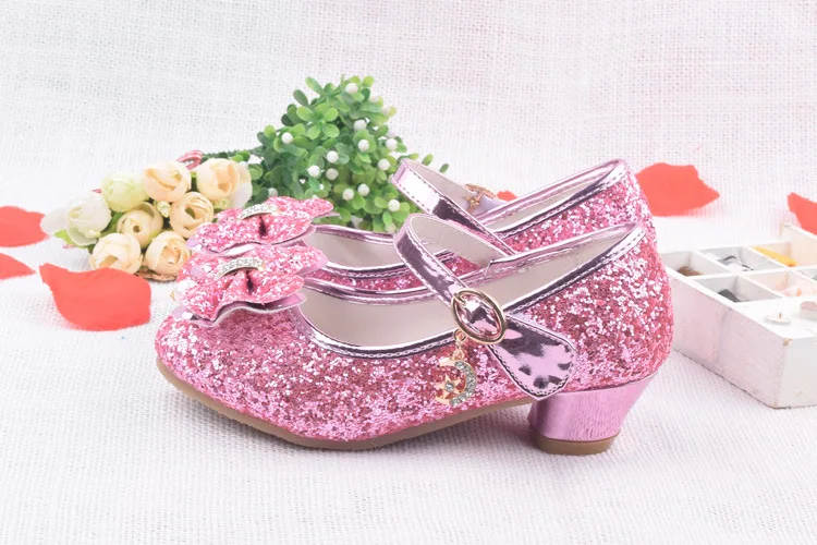Весенняя детская обувь для девочек на высоком каблуке; танцевальные сандалии принцессы; детская обувь; блестящая кожа; модная нарядная обувь для девочек; свадебные туфли