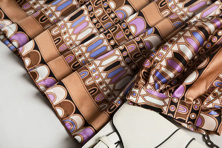 2020 New Autumn Geometry Pattern in Purple Printed