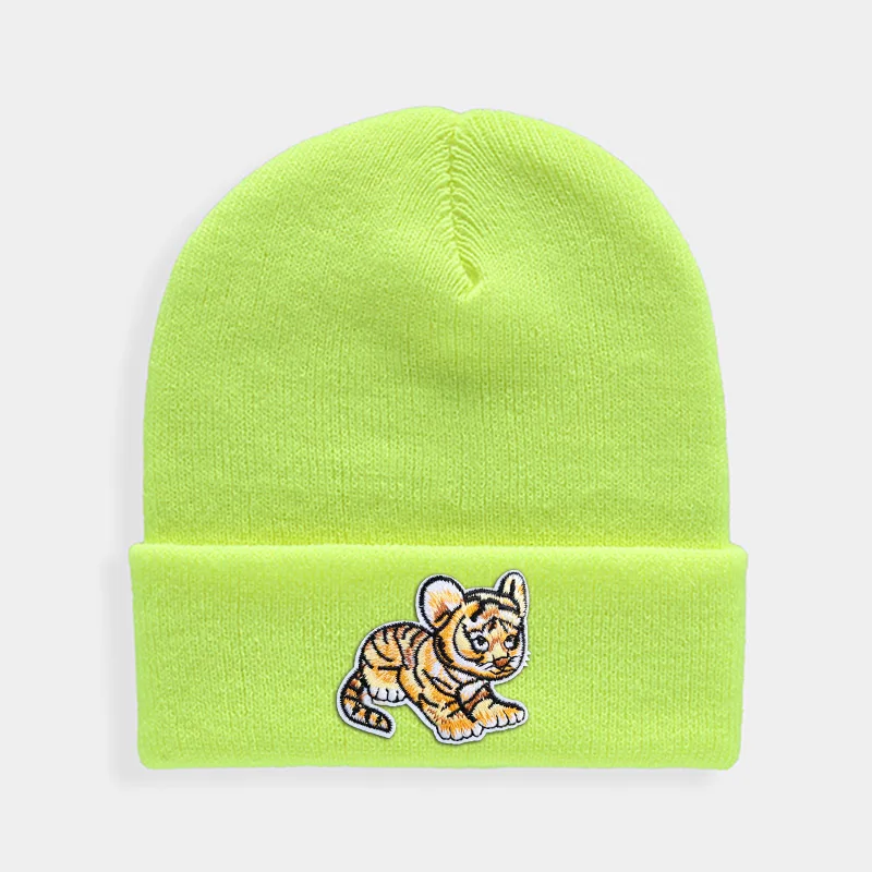 Fluorescent yellow Зимняя шапка с нашивкой в виде животного, женская шапочка, шапка унисекс с милым тигром, одноцветная теплая шапка, акриловая Мягкая вязаная шапка для мужчин и женщин, повседневные шапочки - Цвет: Fluorescent yellow