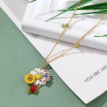 

Choker Glaze Daisy Flower Necklace Female Design Feeling Small Ins Wet Web Celebrity Fashion Contracted Joker Collarbone Chain