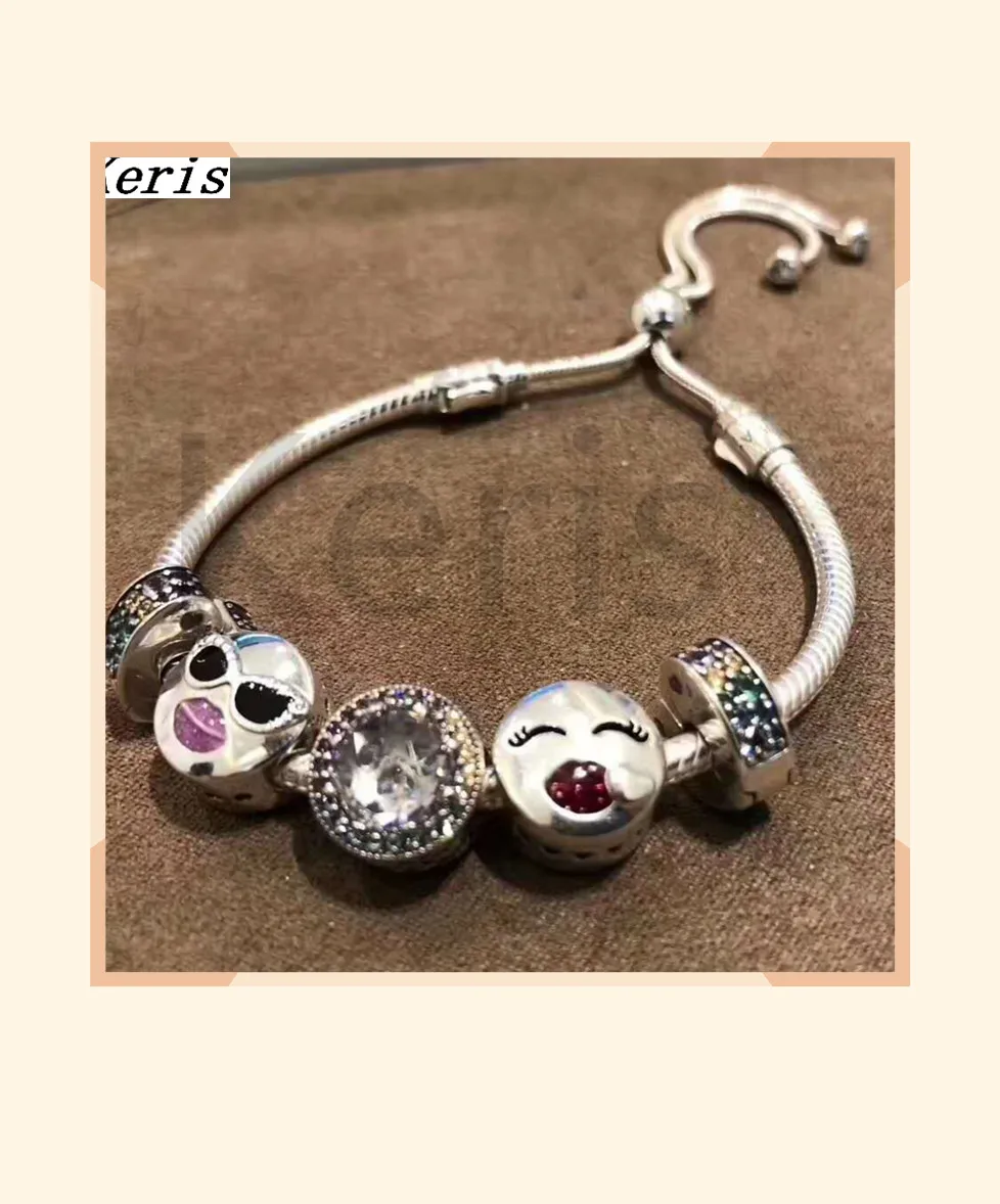 

High Quality 1:1 100% Silver New Smiley Face Heart Clasp Shrink Bracelet Free Delivery