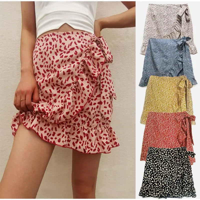Mini Jupe Cooperative Rouge à Fleurs, Taille S, Bouton, Viscose