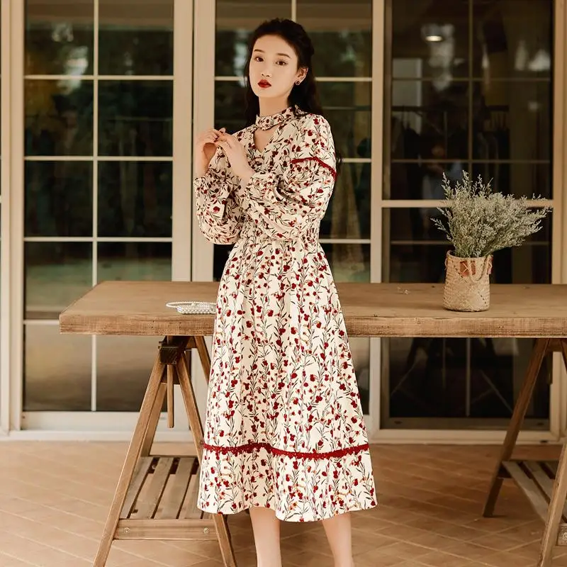 Make the cochineal chamois cloth with soft nap, autumn and winter thick dress beige corduroy girls retro floral dress