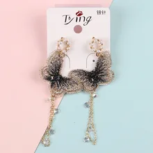 Японский и корейский чистая красная винтажная Вышивка Бабочка Серьги Корейская версия личности Длинная кисточка винтажная шпилька