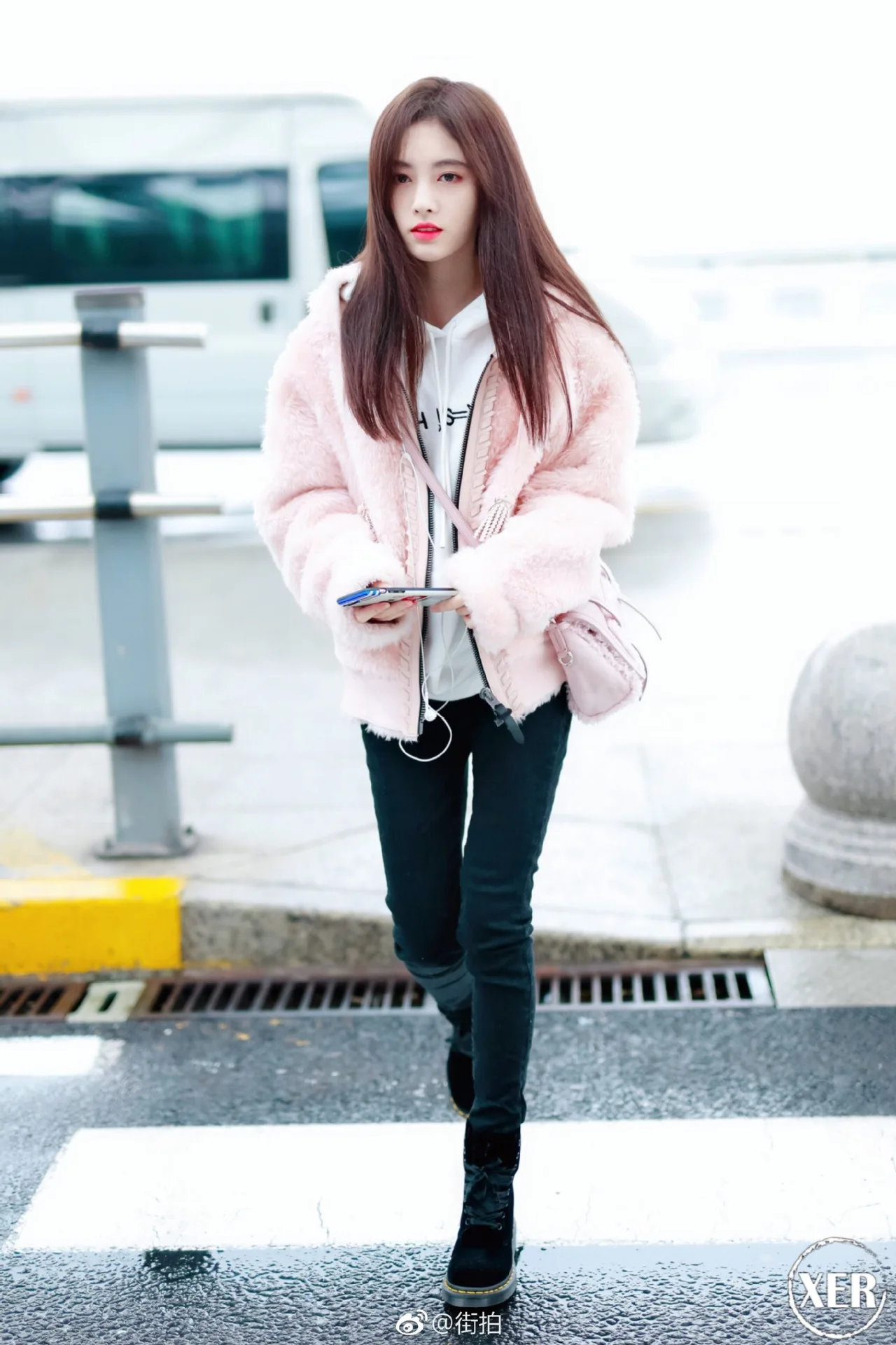 Ju Jingyi, милое розовое короткое пальто из овечьей шерсти, куртка с капюшоном, звездный стиль, женские зимние плотные флисовые Топы с капюшоном, шерстяная одежда для девочек
