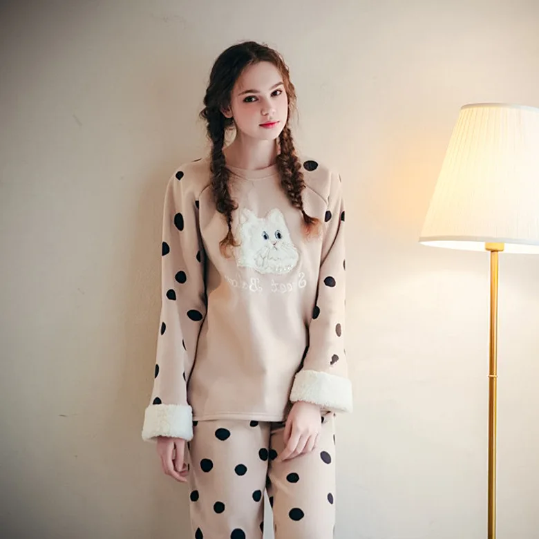 

Autumn Winter 2019 Women Velvet Silk Fleece Gown Female Cute Thick Velvet Long-sleeved trousers Women Pajamas Set Silk 5009
