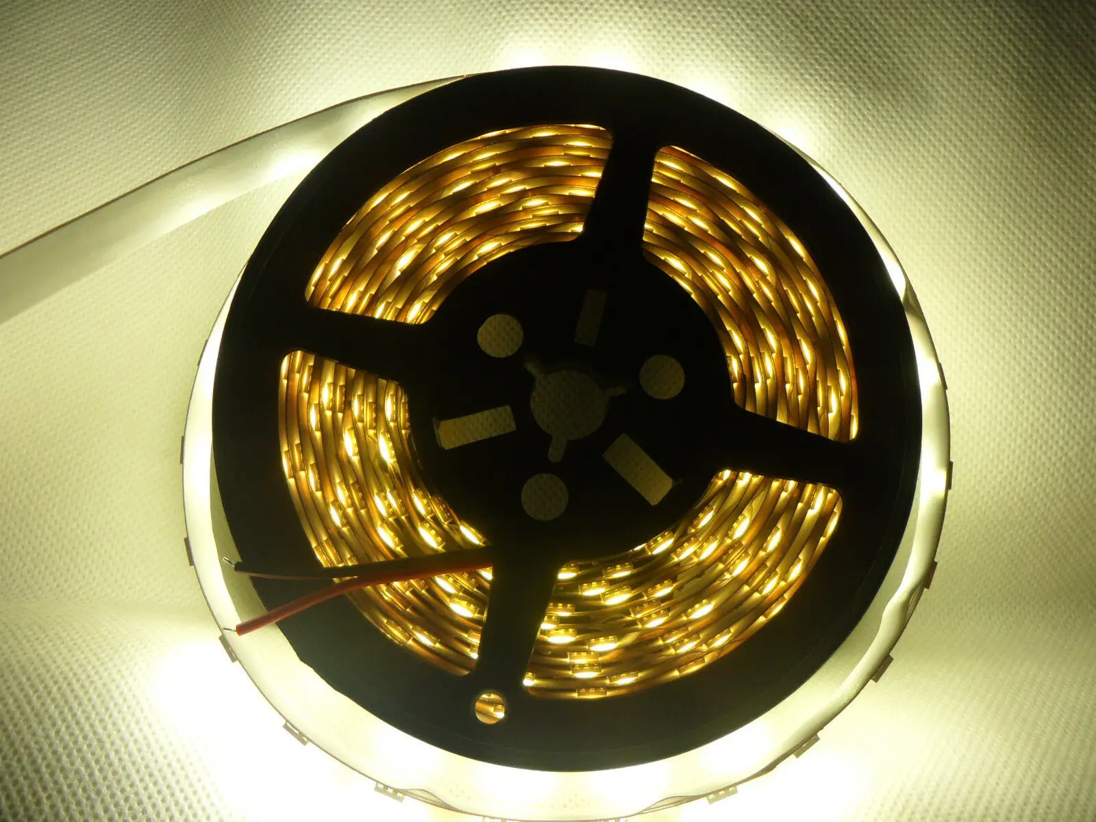 

DIY LED U-HOME Xmas Light 5M/Reel 300Leds DC12V SMD5050 60leds/M LED Strip Light Yellow Color Nonwaterproof for Holiday Party