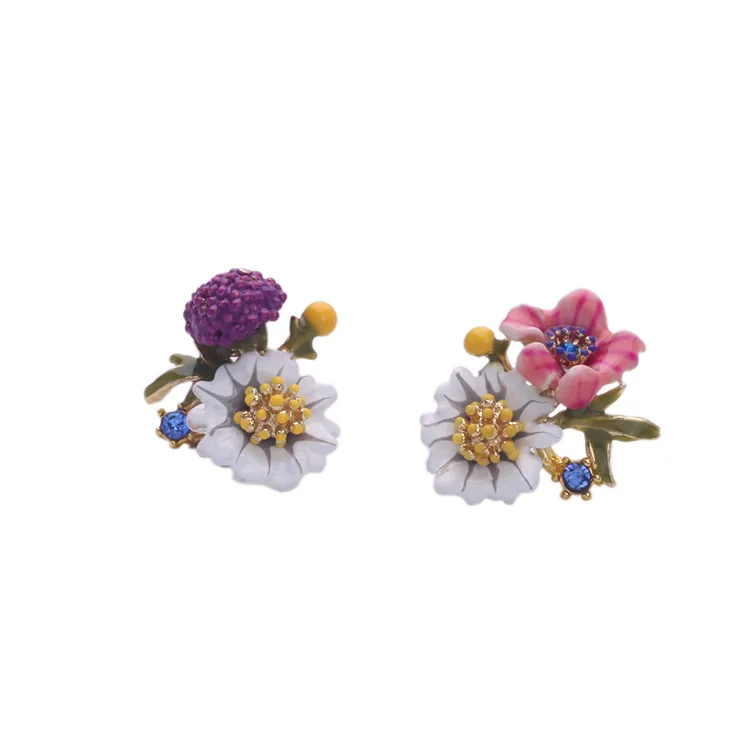 

Creative daisy asymmetric cute earrings female temperament simple wild girl ear jewelry enamel glaze flower earrings