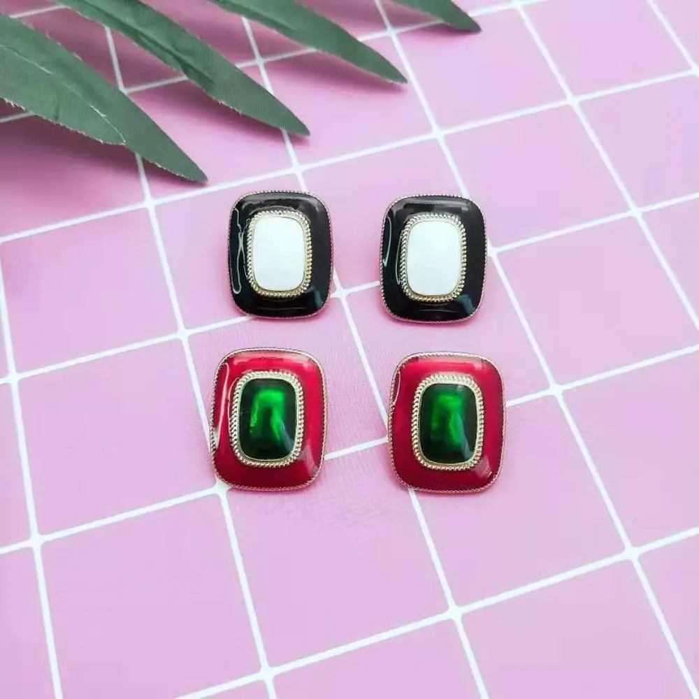 

GOLD EARRINGS FASHION JEWELRY EARRINGS WEDDING PARTY GIFTS FEMALE ACCESSORIES GOOD QUALITY