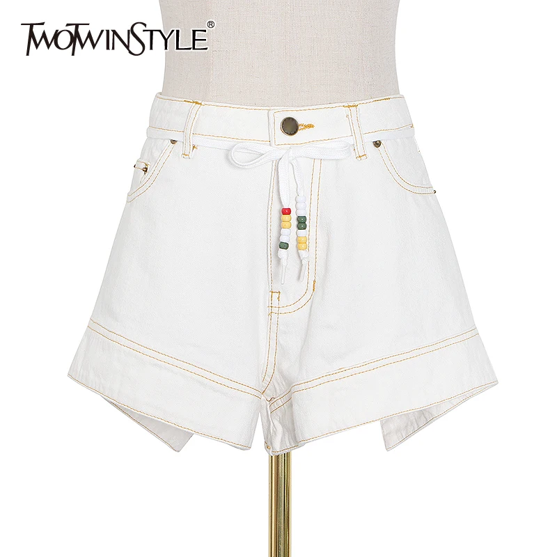 Женские джинсовые шорты TWOTWINSTYLE черные Лоскутные Повседневные Шорты с высокой