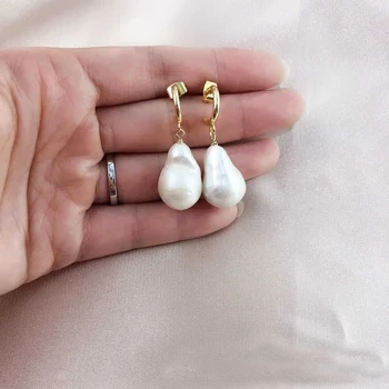 

Simple Elegant INS a Normcore Style Natural 30mm large Baroque Irregular Pearl Earrings CC Ring Stud Women's Earing