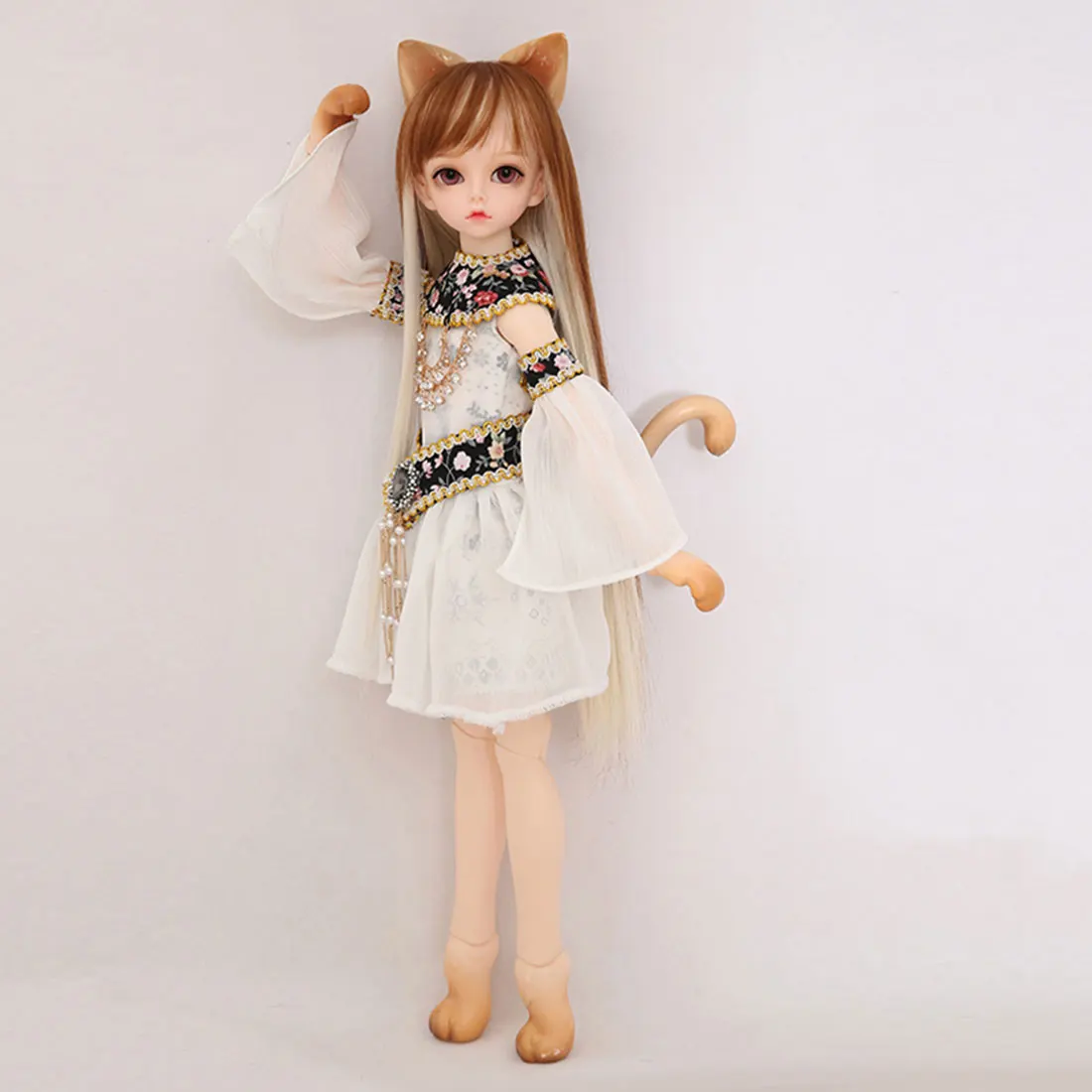 

1/4 BJD Dolls Kivi Female Makeup Doll with Light Purple Eyes and Non-human Version Full Clothing - Pink Skin