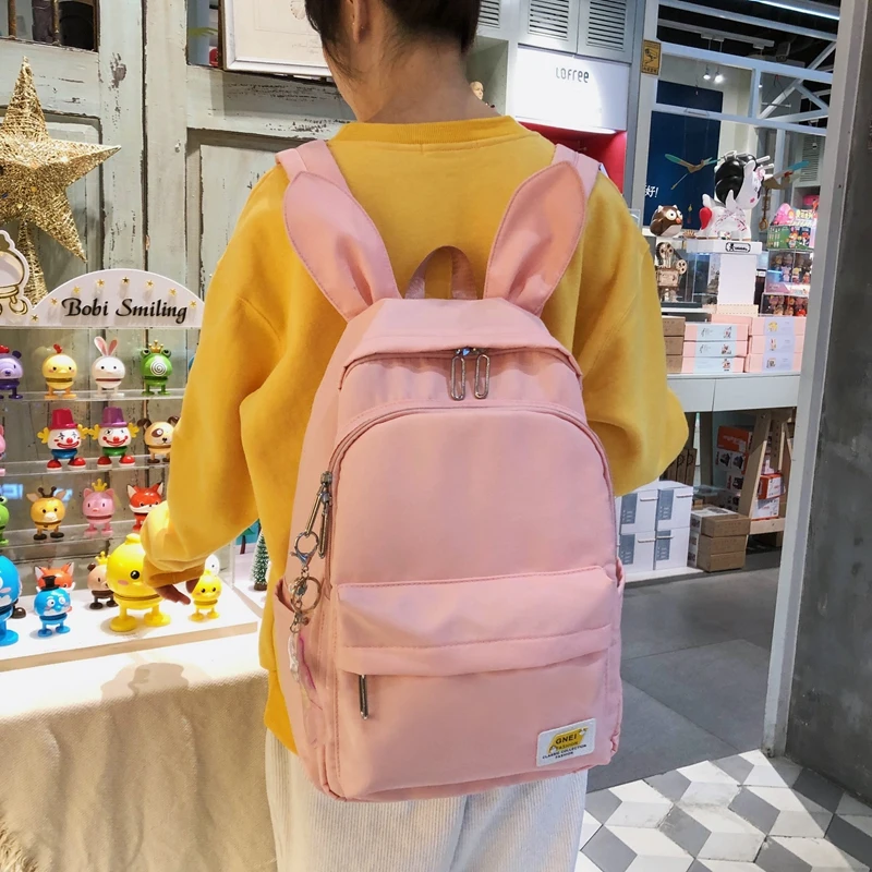 Рюкзак для путешествий женский корейский харадзюку. Модные рюкзаки 2022. Рюкзак сейчас. Девушка с рюкзаком. Рюкзак в стиле харадзюку.