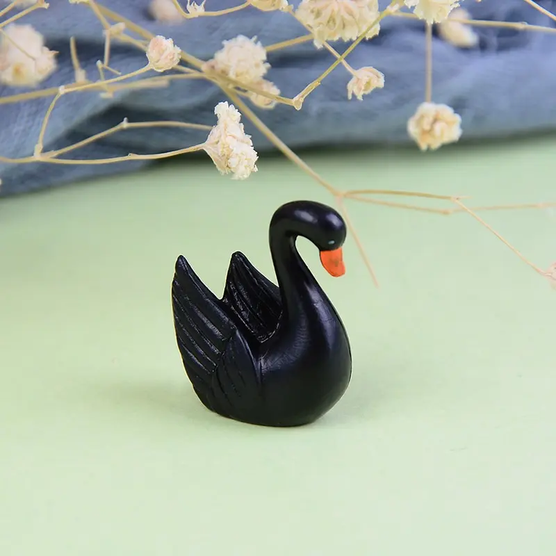 Мини фигурки животных микро фигурки DIY игрушки миниатюрная садовая фигурка птицы кран черные игрушечные Лебеди для детей - Цвет: 2pcs 2.1cm x 2.7cm