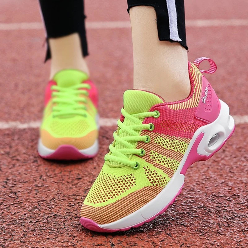Женские плетеные кроссовки Tenis Mujer спортивные дышащие на цветной платформе