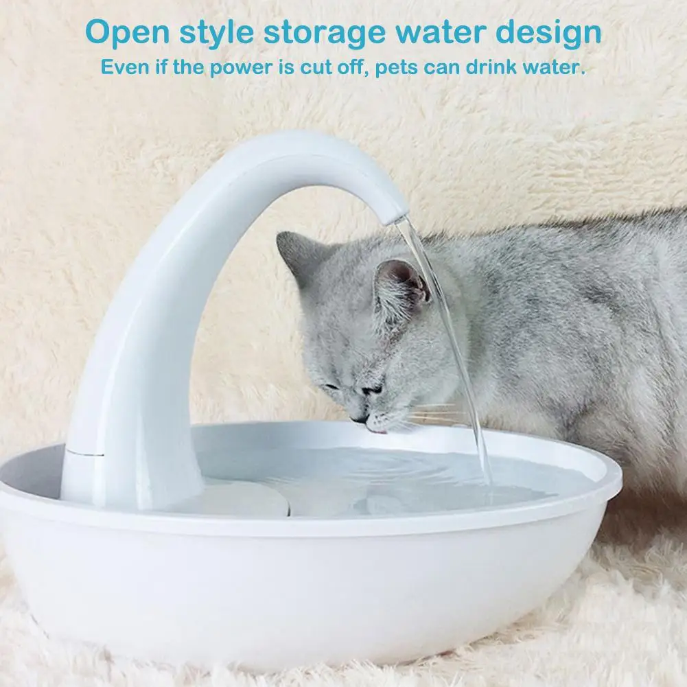 Distributeur d'eau en forme de cygne pour animaux de compagnie