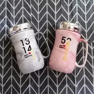 Creative Mug Ceramic Cup Cute Couple Coffee Cup Pair Korean Female Student Cup with Lid Spoon Trend Coffee Cup Travel Travel Mug - Цвет: 420ML 2 pieces