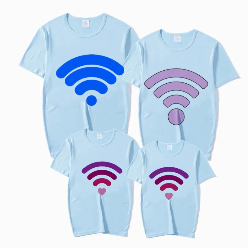 Одинаковые комплекты для всей семьи с принтом Wi-Fi; футболка; мама папа, сын; семейная Одежда для маленьких девочек; детская футболка - Цвет: P1299skyblue