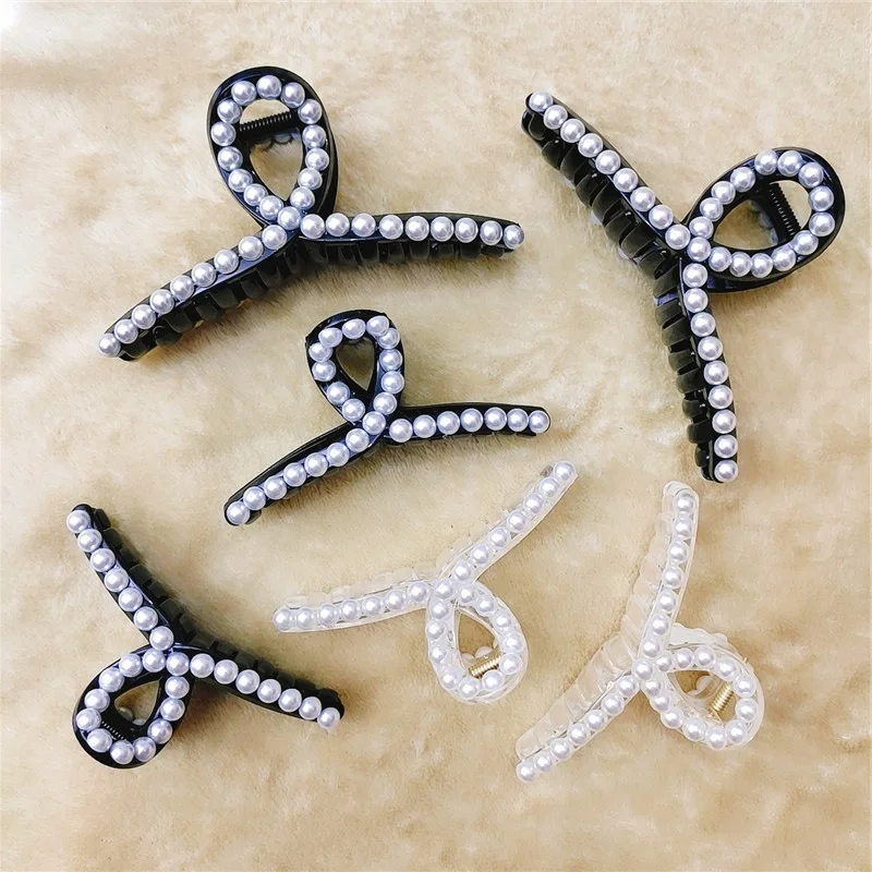 

Korean Temperament Ladies Large Bath Plate Catch Hair Accessories Simple Fashion Cross Imitation Pearl Hair Claws Headwear