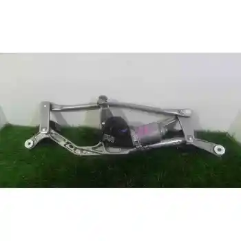 

1181811 engine Clean Front Toyota Auris