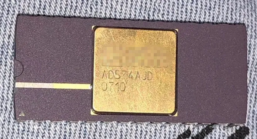 AD574AJD одноканальный один АЦП(САР) 12-разрядный параллельно 28-Pin SBCDIP трубки