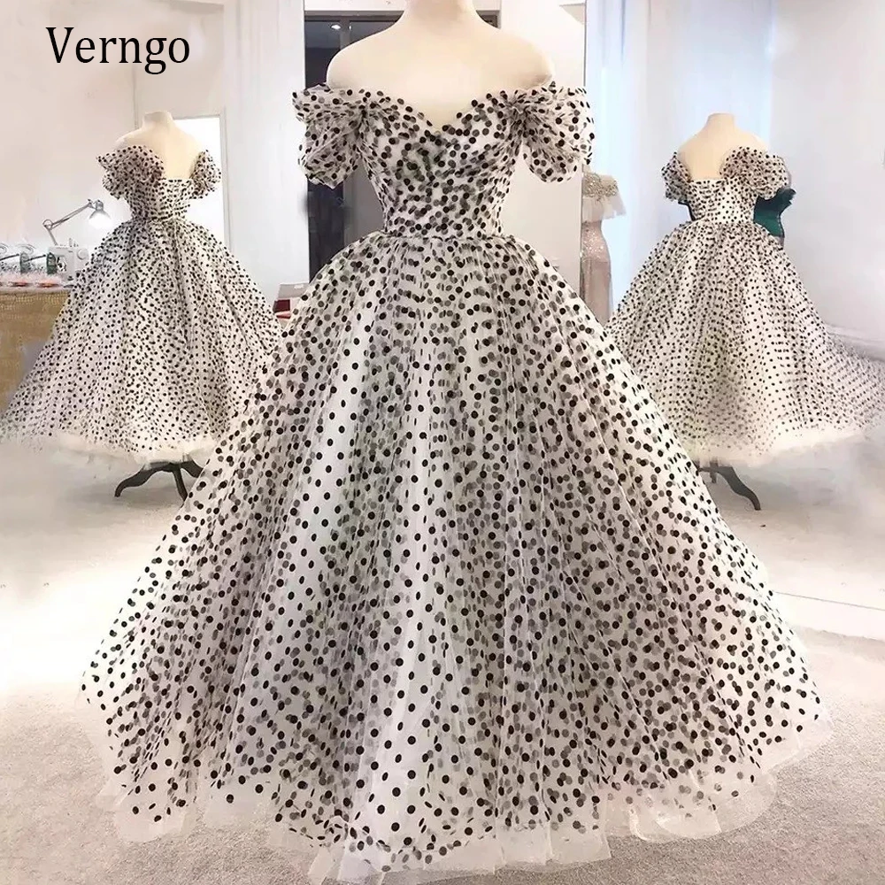 Verngo короткие платья из тюля в горошек с открытыми плечами для выпускного вечера