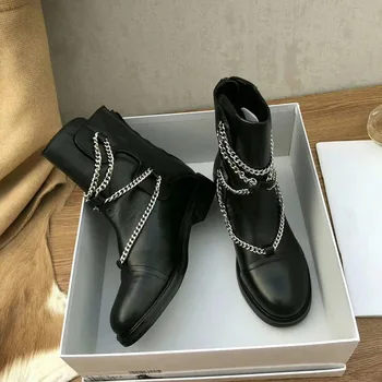 

Chain Embellished Chelsea Boots Flat Heel Round Toe Shoes Women Autumn Fashion Boots Leather Black Shoes