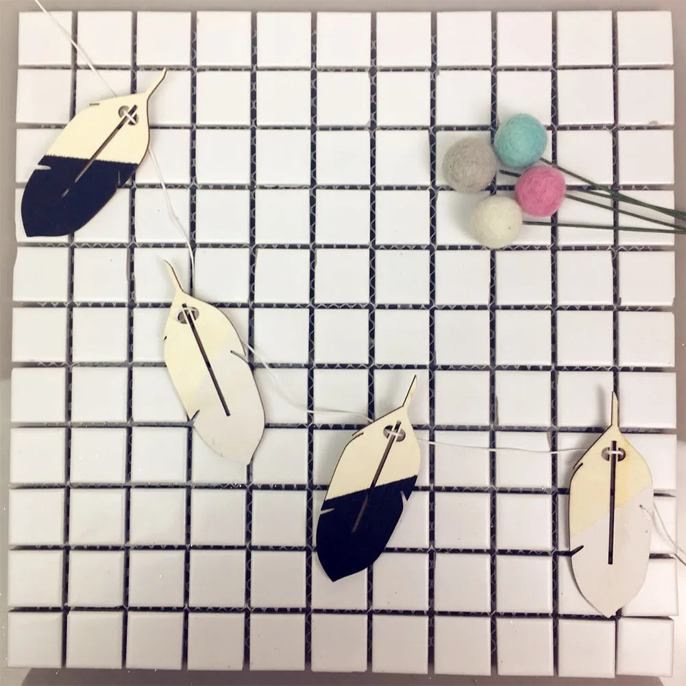 White And Black Ручной работы перо форма украшения стены вечерние DIY тянуть цветок дома подарки орнамент детская комната Висячие Рождественские ремесла деревянные фишки - Цвет: White And Black
