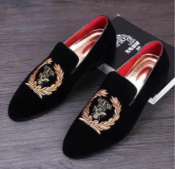 

Promotion New spring Men Velvet Loafers Party wedding Shoes Europe Style Embroidered black Velvet Slippers Driving moccasins 118