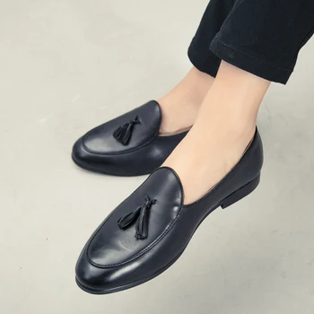 

2019 Autumn New Style Men Pointed-Toe Small Leather Shoes England Moccosins Leather Shoes Fashion